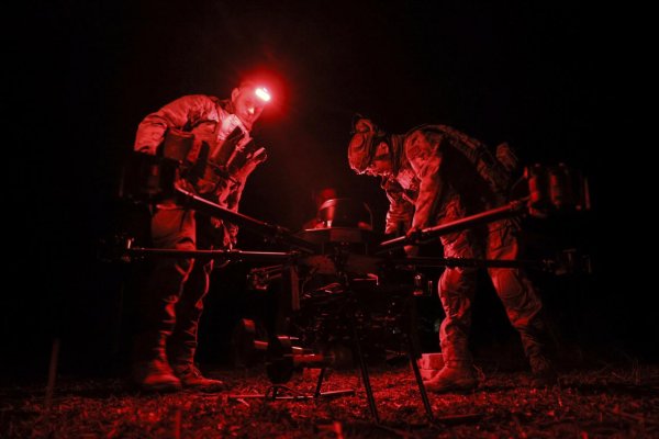 Šesť osôb vrátane poslanca obvinili na Ukrajine z korupcie pri obstarávaní dronov