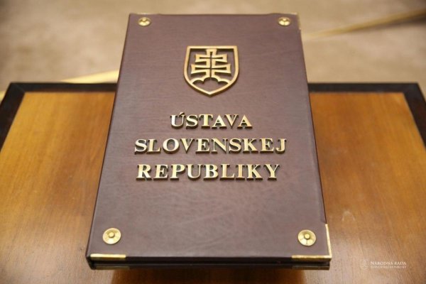Slovenská ústava dnes oslavuje 33 rokov