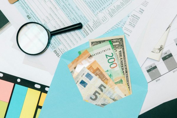 Vláda schválila reformu DPH, Slovensko prechádza na e-faktúry
