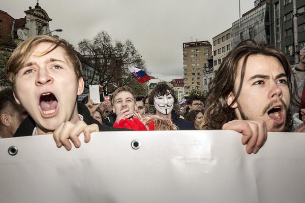 Študenti už zakúrili v peci