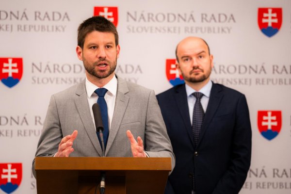 Michal Šimečka podá trestné oznámenie v súvislosti s rozpracovaním občianskeho združenia jeho matky
