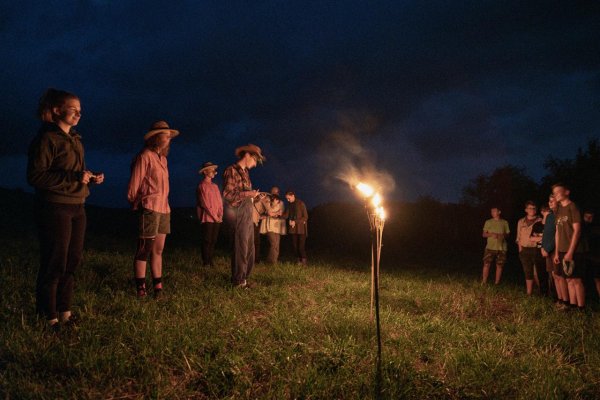 Nepredávajú keksíky ako vo filmoch a nevypília polovicu hory. Kto sú slovenskí skauti