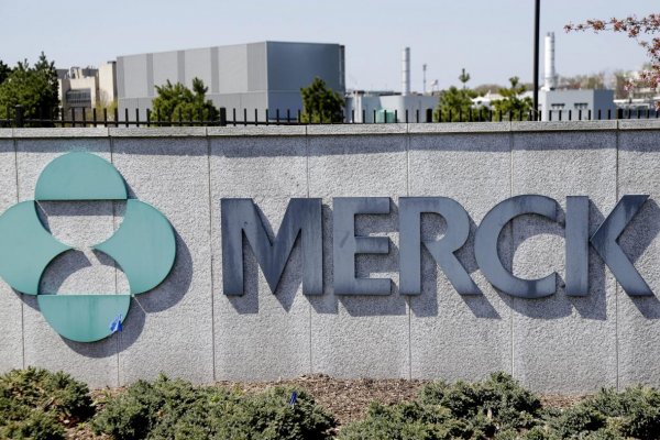 Spoločnosť Merck požiadala FDA o schválenie pilulky proti COVID-19