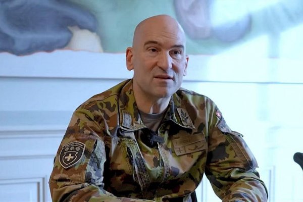 Švajčiarsko by sa neubránilo rozsiahlemu útoku, tvrdí veliteľ ozbrojených síl