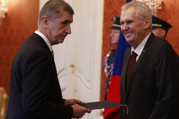 „Nepolitik”, miliardář a v hledáčku policie. Babiš je designovaným premiérem