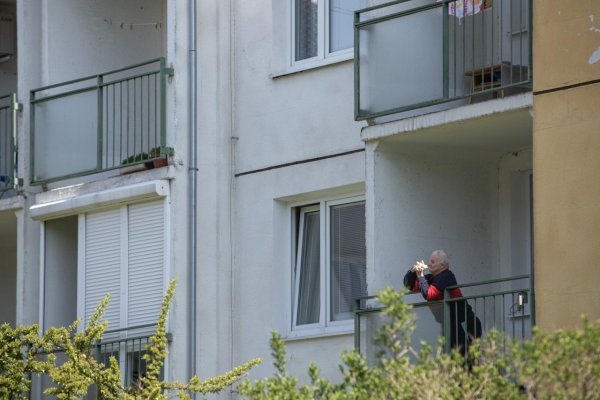 Americkí seniori protestujú proti štátnym opatreniam. Chýba im osobný kontakt s blízkymi