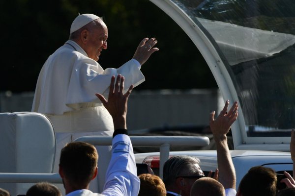 Pápež František odletel z Bratislavy naspäť do Vatikánu