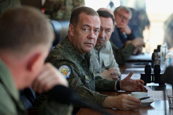 Medvedev: Za peniaze Západu sa dala vybudovať neutrálna a prosperujúca Ukrajina