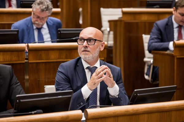 SaS apeluje na prezidenta, aby vyzval Fica k požiadaniu o vyslovenie dôvery vláde