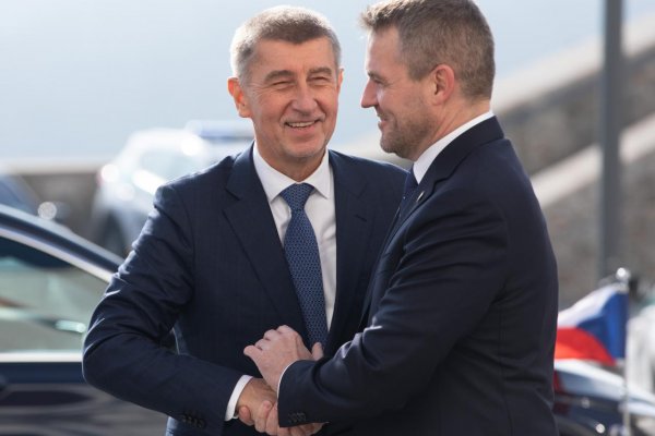 Babiš v parlamente: Keby padla vláda, tak „paralyzujete našu krajinu" 