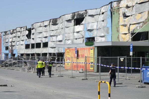 Poľsko uzavrie ruský konzulát v reakcii na minuloročný požiar v obchodnom centre Marywilska 44