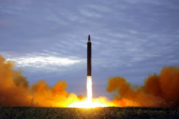 Severná Kórea odpálila balistickú raketu ponad Japonsko