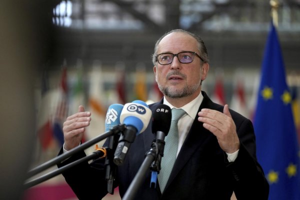 Dočasným rakúskym kancelárom bude minister zahraničných vecí Schallenberg