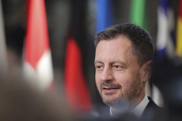 Z kandidátskeho štatútu pre Ukrajinu môže ťažiť aj Slovensko, uviedol Heger