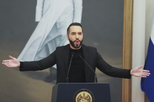 Vydáva sa Salvádor na cestu k diktatúre? Schválená ústavná reforma umožní prezidentovi neobmedzené znovuzvolenie