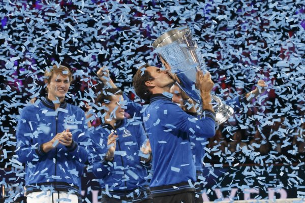 Keď Nadal radí Federerovi. Laver Cup baví ľudí, ale aj samotných tenistov