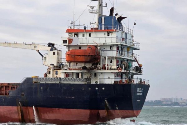 Ukrajina ONLINE: Ruská armáda zaútočila na dve nákladné lode v Čiernom mori, na jednej zahynul námorník