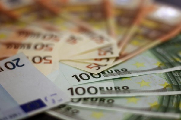 EÚ dala Bulharsku zelenú na prijatie eura v roku 2026