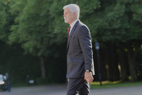 Český prezident Petr Pavel hlasoval vo voľbách tradične medzi prvými