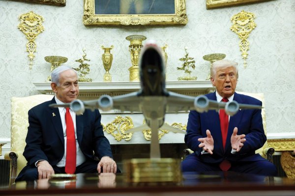The Economist: Mal by Trump udrieť na Irán?