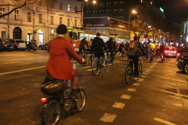 Učitelia na bicykloch