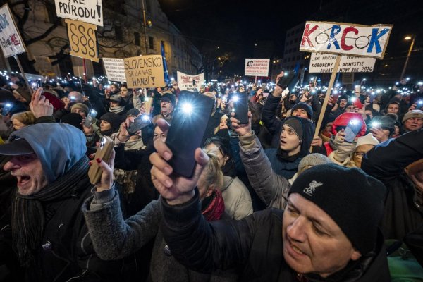 Protivládne protesty pokračujú vo štvrtok, reagovať budú aj na plánované zrušenie NAKA