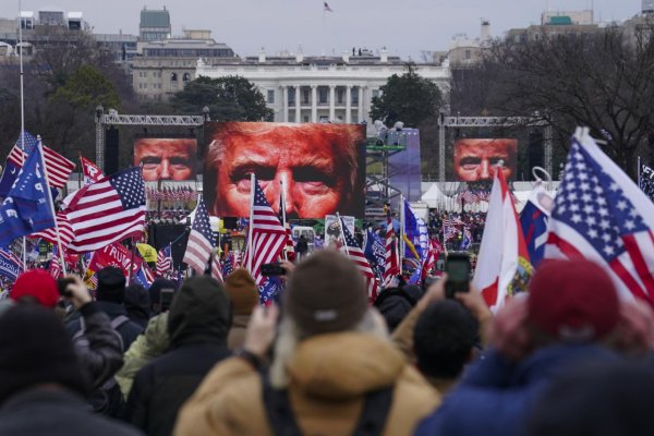 Demokrati zvažujú ďalší impeachment proti Trumpovi. Prezident oznámil, že sa nezúčastní na Bidenovej inaugurácii