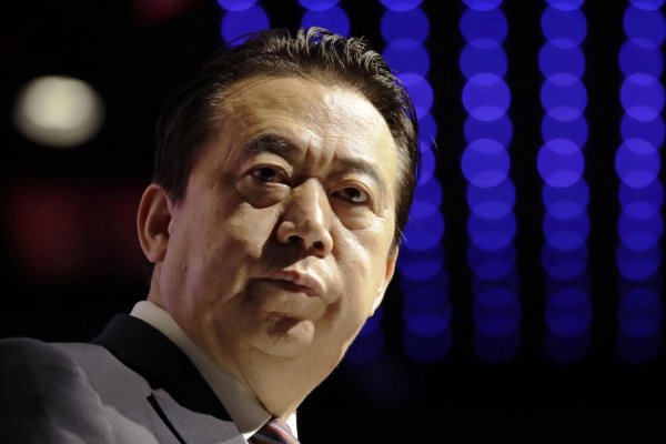 Bývalý prezident Interpolu Meng sa na súde priznal, že prijímal úplatky 
