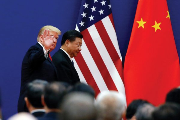 Michael Žantovský: Ak sa Amerika uspokojí s novými sférami vplyvu, máme problém