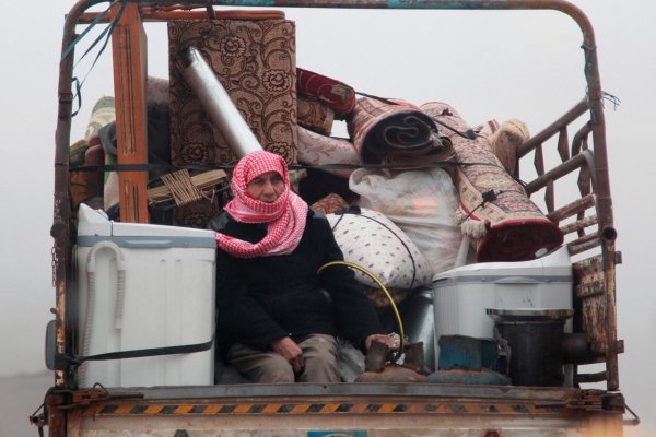 Pred Asadom utekajú státisíce ľudí, nechcú ich ani Turci. Bitka o Idlib je len otázkou času