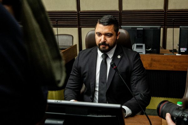 Šéf SIS podá trestné oznámenie v súvislosti s údajným sledovaním Zdechovského