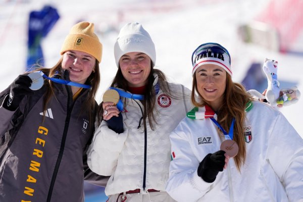 Zlato v zjazde získala Američanka Johnsonová, Vonnová mala ťažký pád