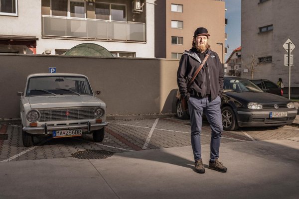 Život majú v meste, domov sa chodia vyspať. Obyvateľom satelitov chýba identita miestnych