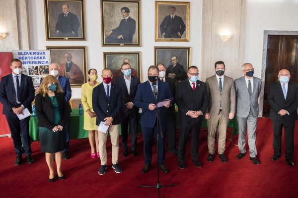 Akademická obec žiada o stiahnutie návrhu novely zákona o vysokých školách