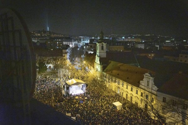 Téma .týždňa: Ubránime demokraciu?