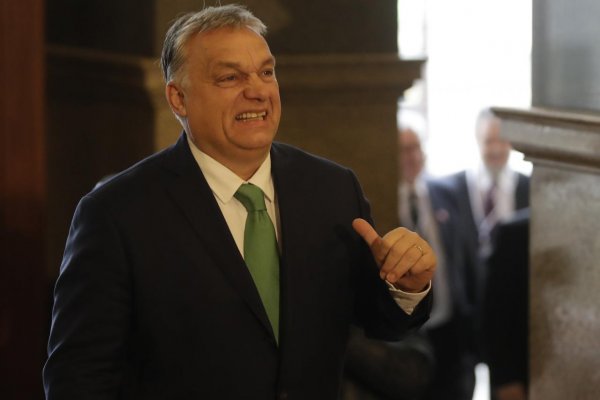 Maďarsko v rukách Orbána už nie je demokraciou a Poľsko má namále, tvrdí mimovládka Freedom House