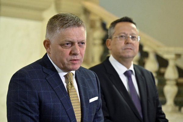 Pellegrini sa chce pred podpísaním konsolidačného balíčka stretnúť s premiérom a ministrom financií, hrozí stagnácia ekonomiky