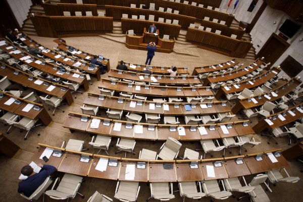 Poslanci majú na aktuálnej schôdzi opäť voliť kandidátov na sudcov ÚS