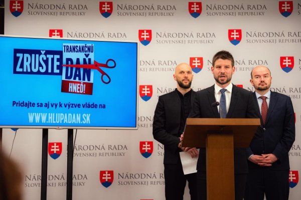 Zásahy vlády do dôchodkového systému obrali Slovákov už 5,4 miliardy eur