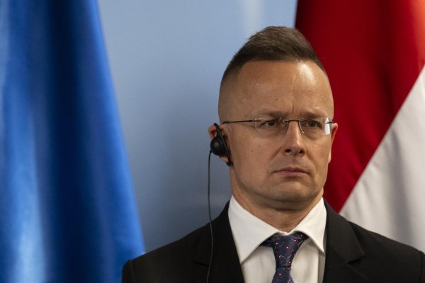 Szijjártó telefonoval s Blanárom o zastavení tranzitu plynu cez Ukrajinu