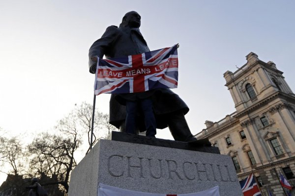 Británii hrozí pri brexite bez dohody nedostatok potravín a liekov, píše Sunday Times