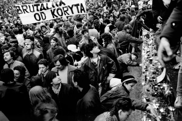 Téma .týždňa: Záväzok Novembra