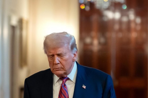 Trump trvá na tom, že iránske jadrové zariadenia sú úplne zničené