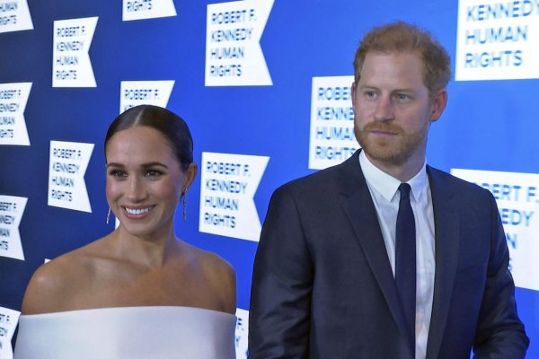 Princ Harry a Meghan takmer havarovali, keď ich prenasledovali paparazzovia