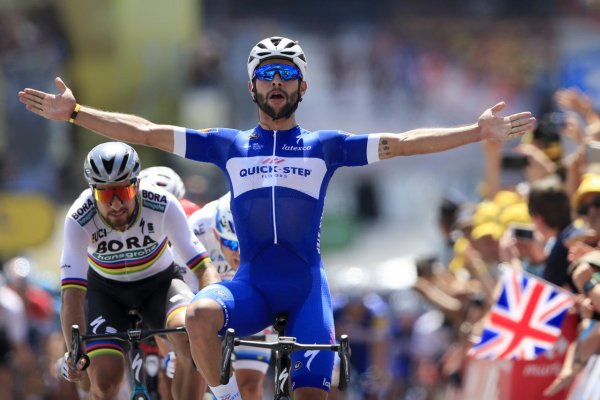 Sagan v závere tesne nestačil na Gaviriu, v prvej etape Tour de France skončil druhý