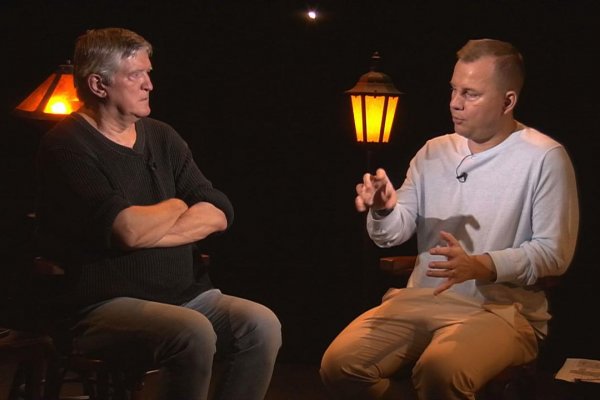 .pod lampou: Zázračné miesto za hrudníkom, ktoré zachraňuje život