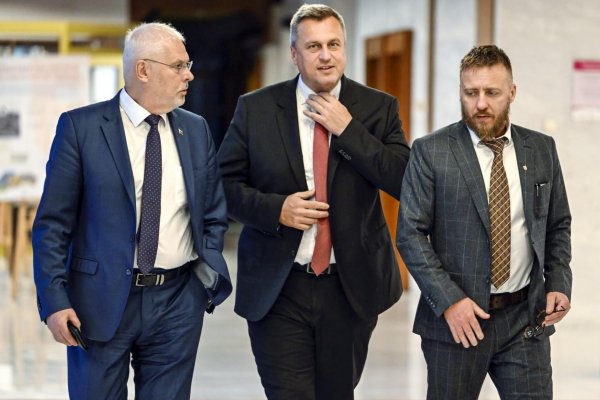 Vláda poverila Šaška, aby požiadal SAV o analýzu vakcín proti ochoreniu COVID-19 – čo to znamená podľa Eugena Kordu