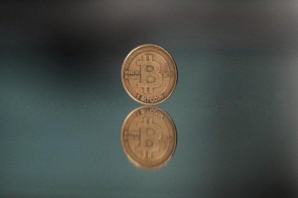 Česká polícia zaistila bitcoiny ministerstva, ktoré mu daroval usvedčený zločinec