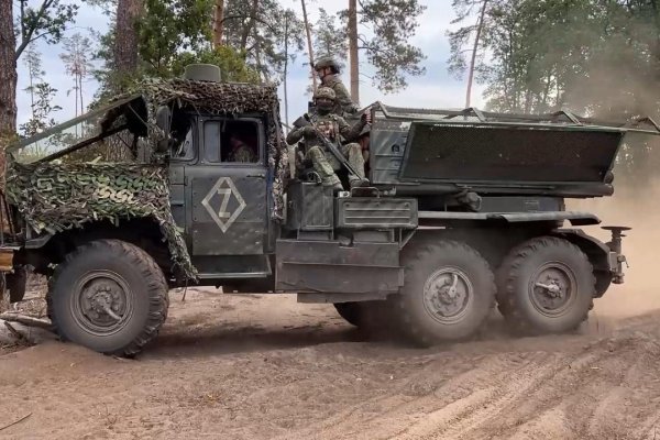 Rusko má na hraniciach s NATO pripravených 360-tisíc vojakov, uviedol nemecký expert na obranu