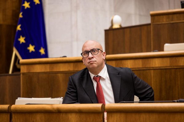 Mimoriadnu schôdzu NR SR k odvolávaniu ministra Ráža sa nepodarilo otvoriť ani na druhý pokus – čo to znamená podľa Eugena Kordu